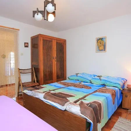 Studio 2566a * Slatine